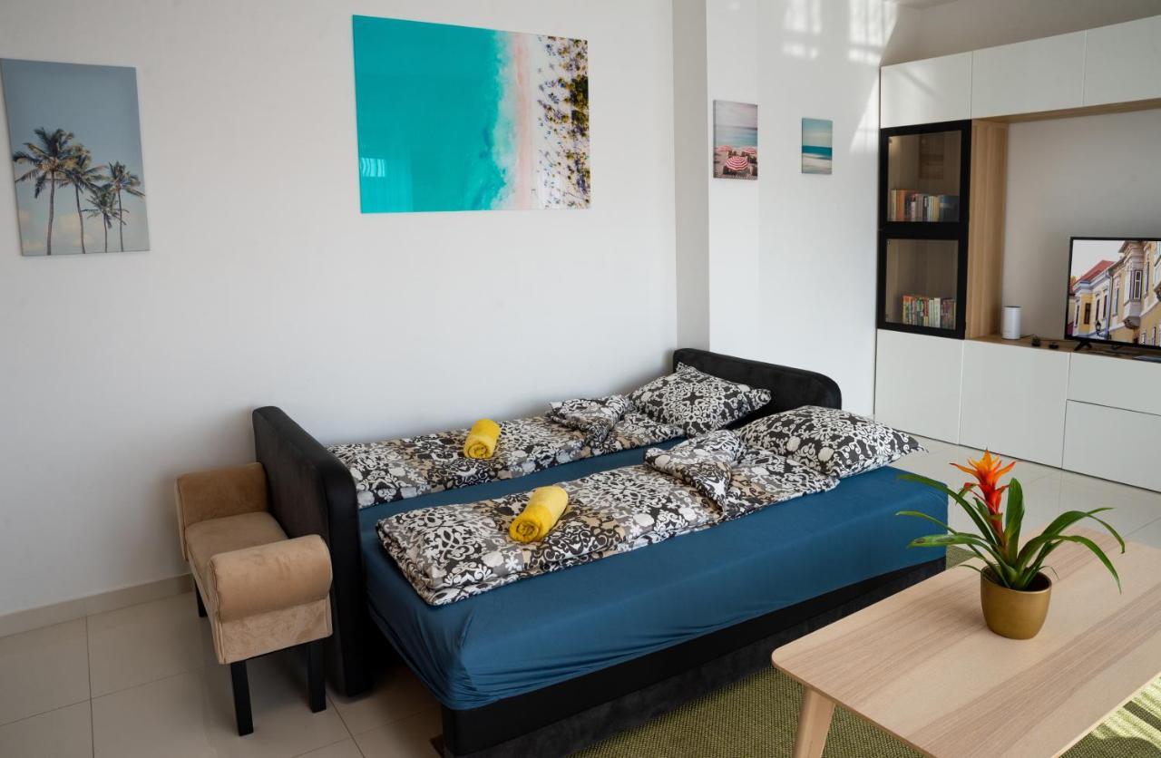Sunshine Apartman With Free Parking Γκιόρ Εξωτερικό φωτογραφία