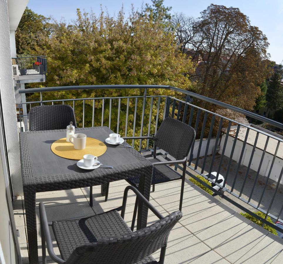 Sunshine Apartman With Free Parking Γκιόρ Εξωτερικό φωτογραφία